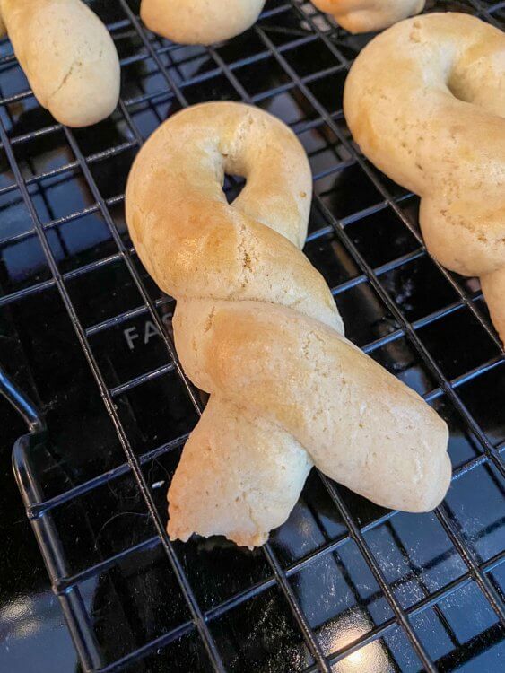 Twisted Cookies shape.